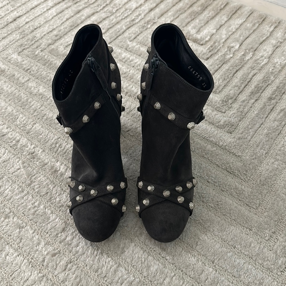 Unworn Balenciaga Boots with heel.